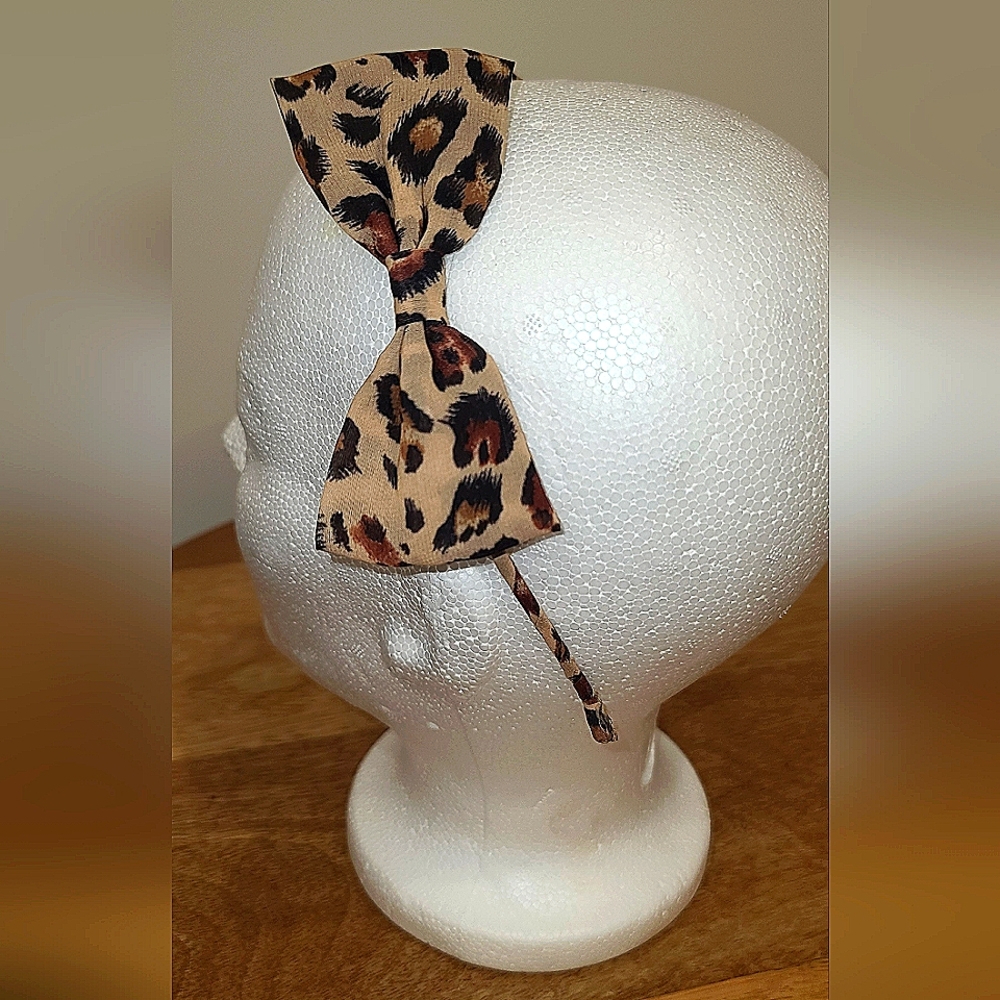H&M animal print leopard headband with a bow
